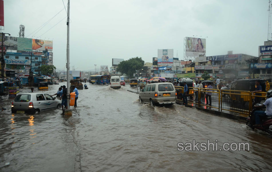 hevy rain in ap and Telangana10