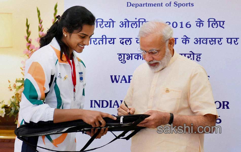 Rio Olympics 2016 Narendra Modi gives send off to Indian contingents - Sakshi15