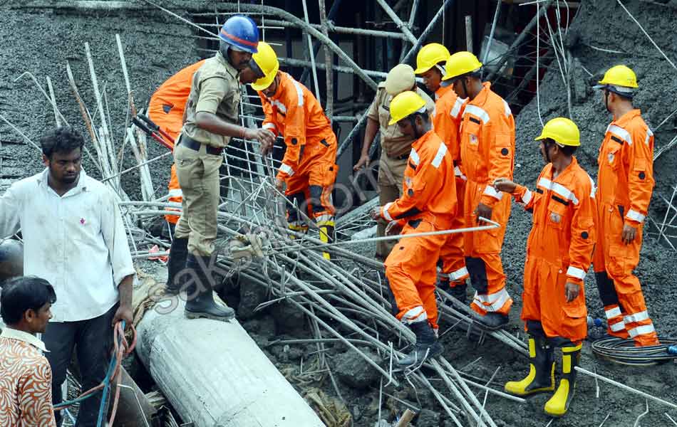 2 Killed As Building Under Construction Collapses at Film Nagar - Sakshi1