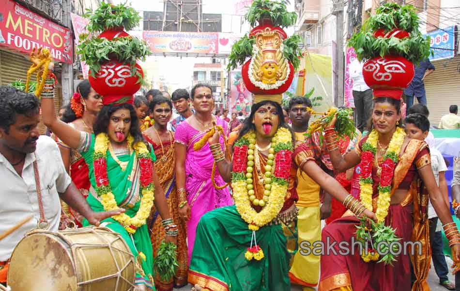 Ujjaini Mahankali Bonalu Festival - Sakshi7