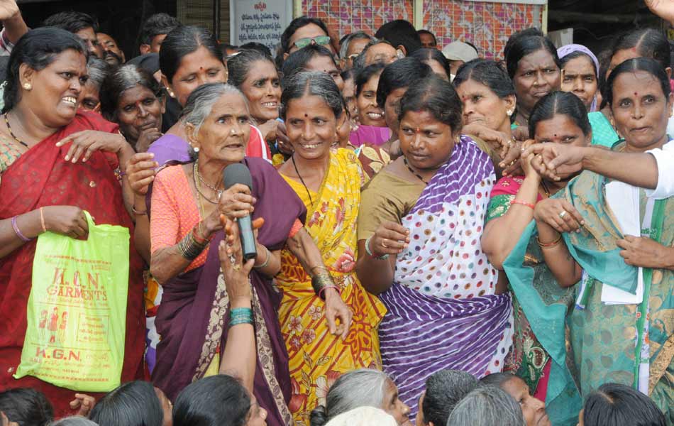 ysr cp mla viswa dharna - Sakshi5