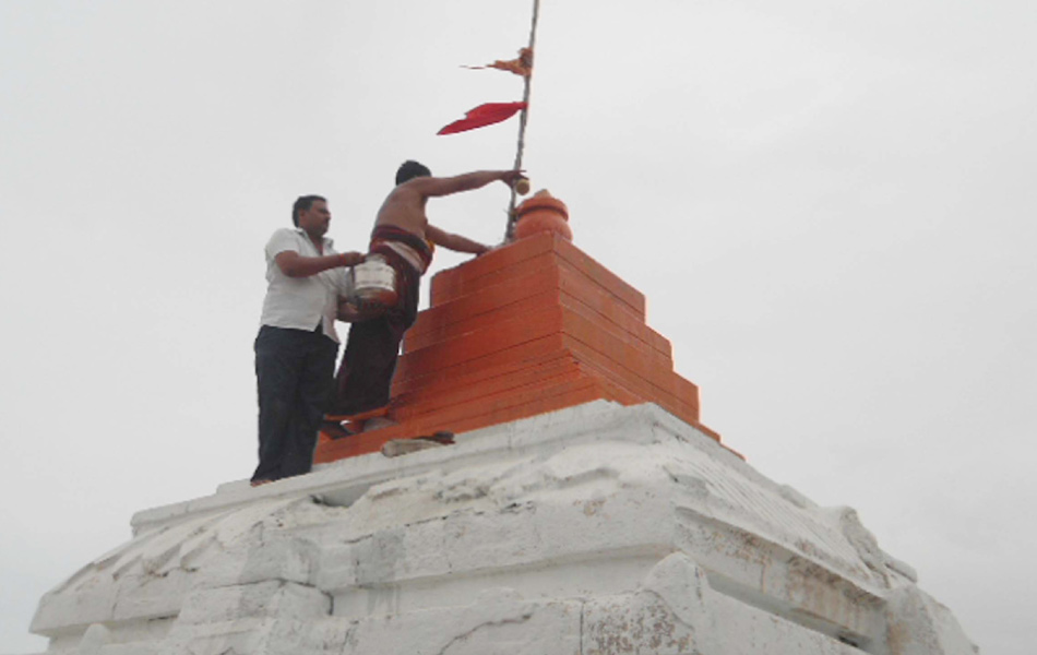 sangameswarudu in deep water6