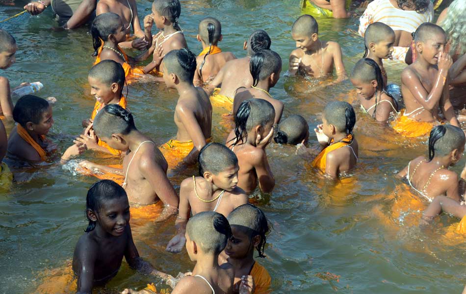 Devotees puskara baths at Seethanagaram ghats under super vision of China jeeyar swami4