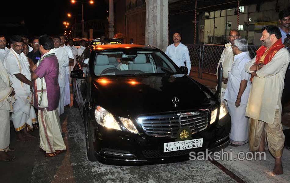 Sri Lankan President takes part in Suprabhata seva at Tirumala temple6