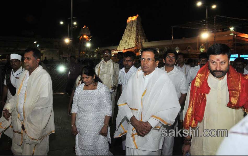 Sri Lankan President takes part in Suprabhata seva at Tirumala temple14