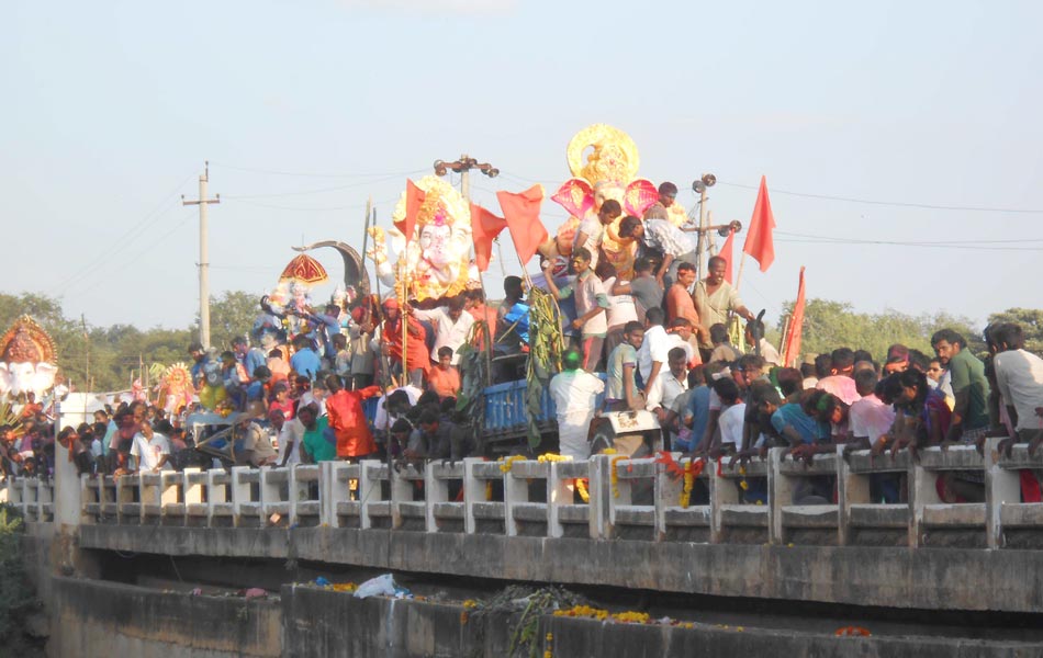 byebye ganesh - Sakshi2