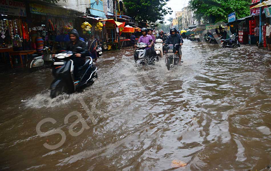 Heavy rains in hyderabad - Sakshi4