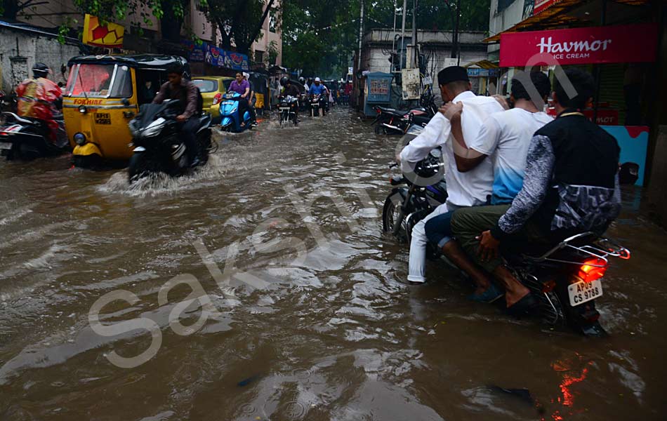 Heavy rains in hyderabad - Sakshi6