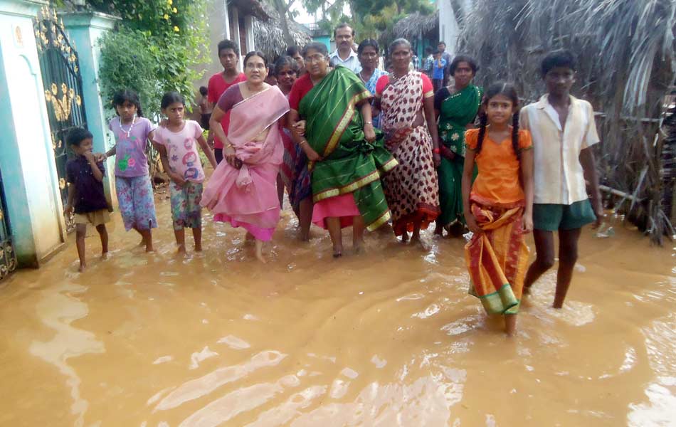 FLOOD IN EAST GODAVARI - Sakshi12