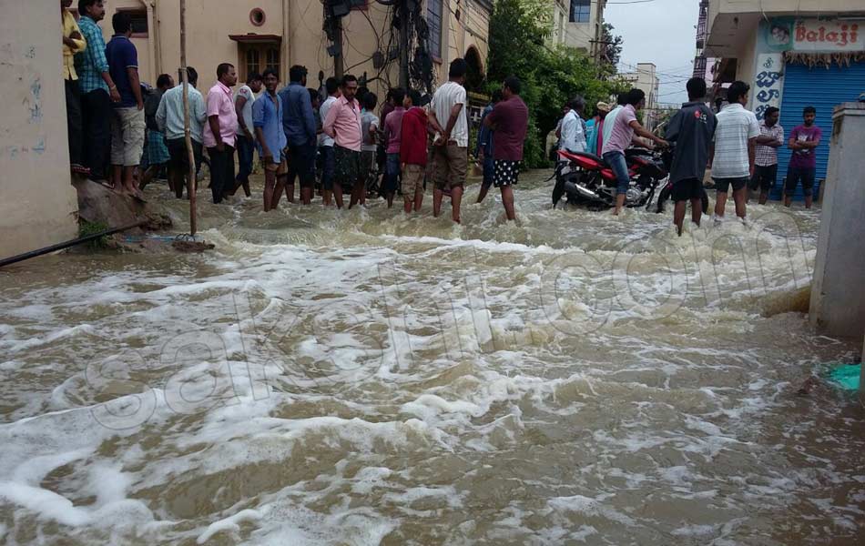 huge rains in Hyderabd - Sakshi19