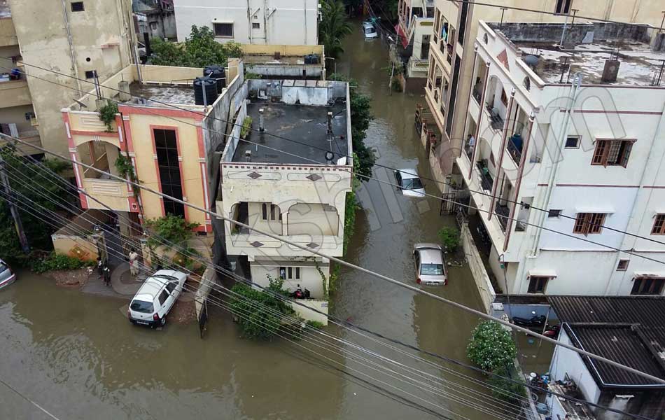 huge rains in Hyderabd - Sakshi24