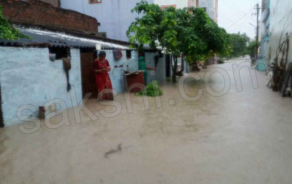 Huge rains in Guntur district - Sakshi14