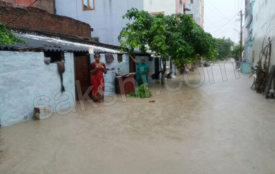 Huge rains in Guntur district - Sakshi15