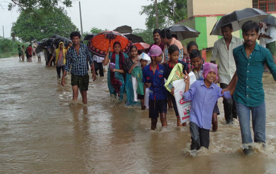 Heavy rain fall in guntur district11