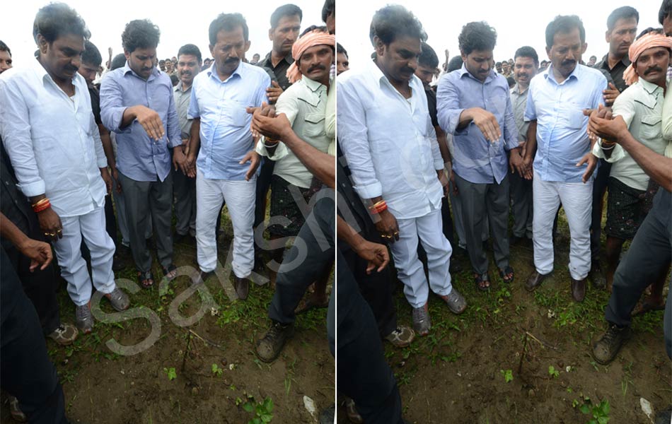 YS Jagan Tour in Guntur District Floods Area - Sakshi19