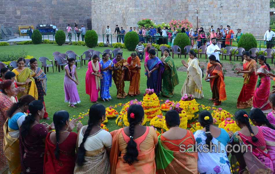 Bathukamma celebrations in Golconda11