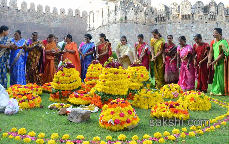 Bathukamma celebrations in Golconda13