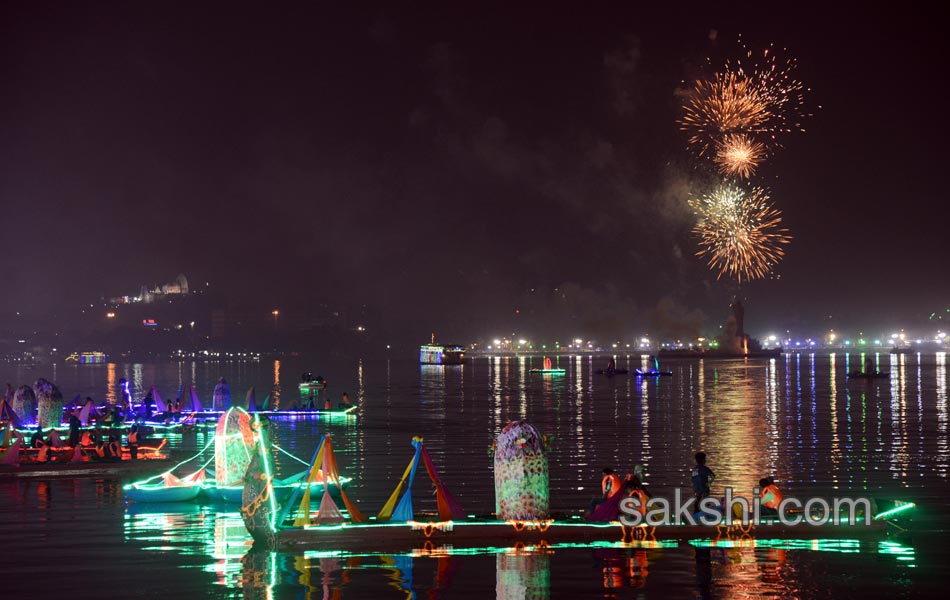 bathukamma festival in Hussain Sagar15