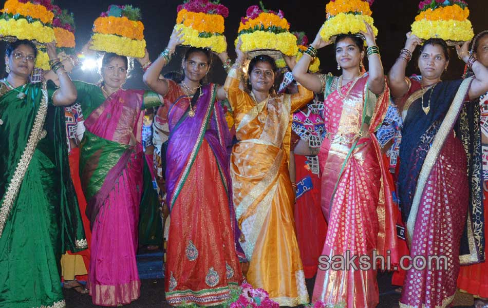 bathukamma festival in Hussain Sagar35