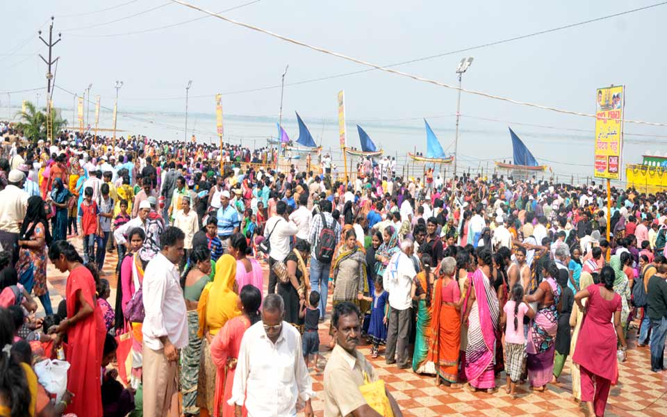 Huge number of Devotees for rottela pandaga - Sakshi20