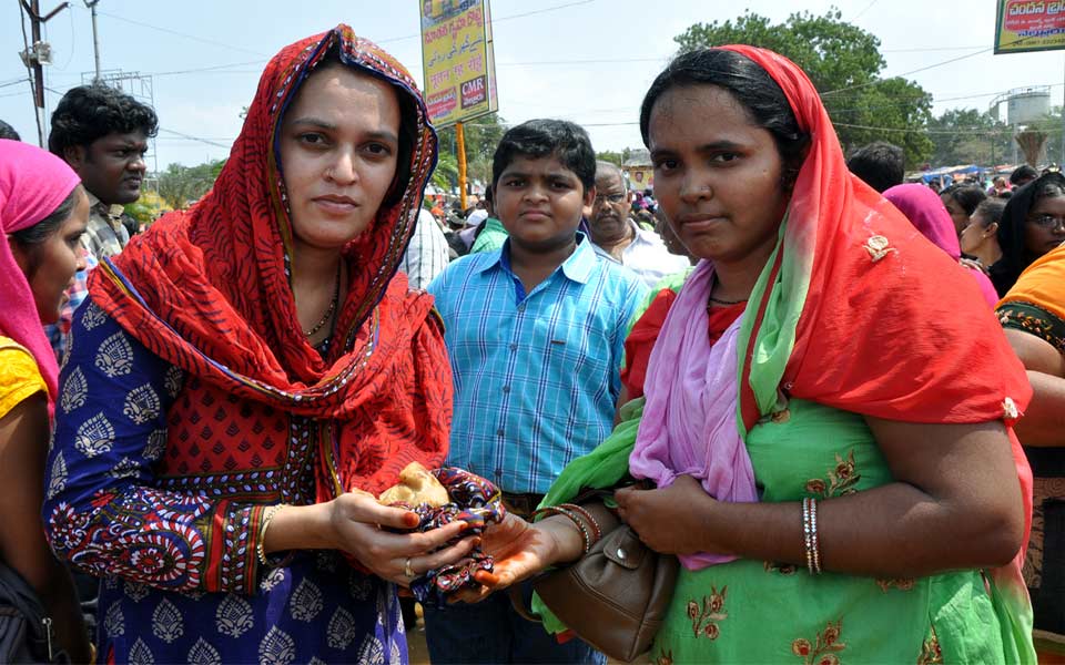 Rottela pandaga continues for the third day - Sakshi15