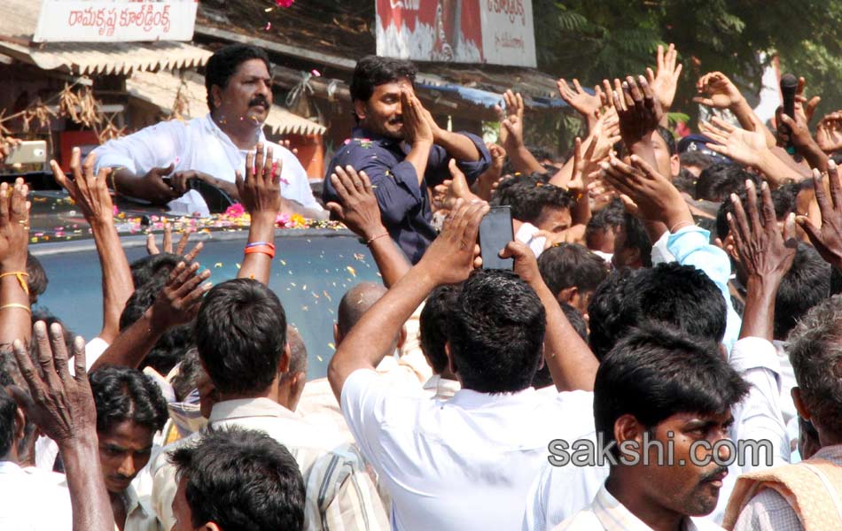 YS Jagan tour in Thunduru - Sakshi6