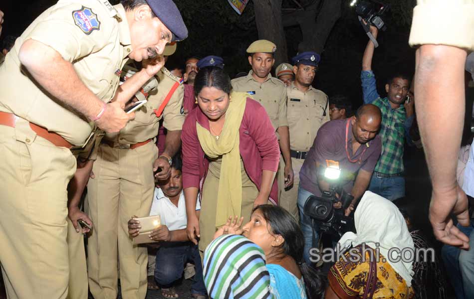 public unions protests at ntr bhavan over aob encounter and arrested - Sakshi18