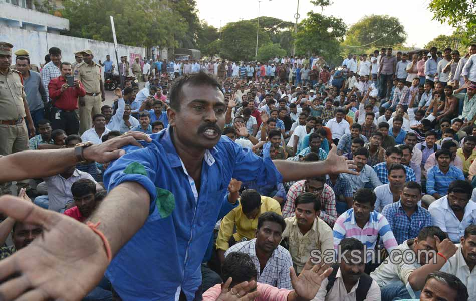 Home guards stage dharna to press for job regularisation7