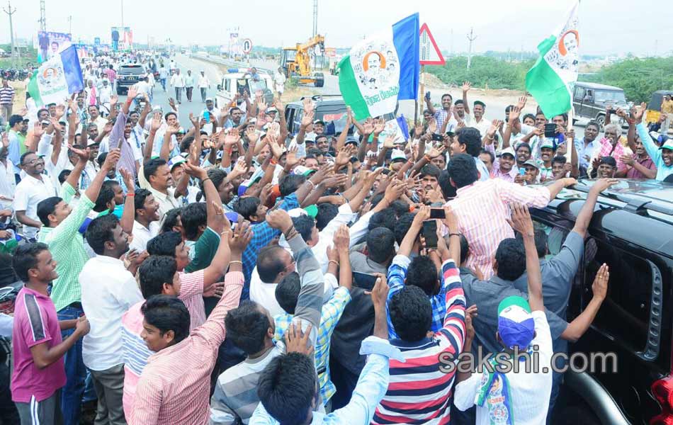 YS Jagan Tour in Chandragirit - Sakshi3