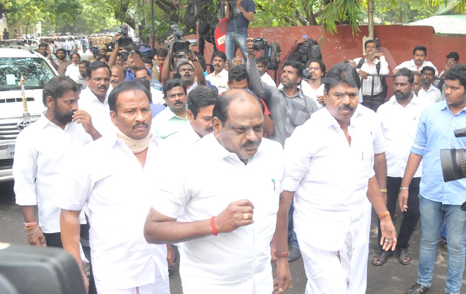 Jayalalithas critical health33