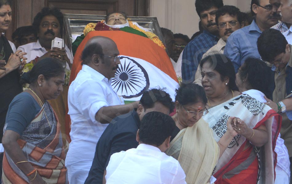 Jayalalithaa passes away - Sakshi24