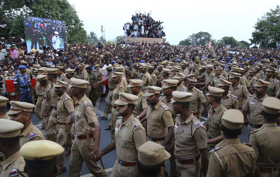 Jayalalithaa laid to rest22