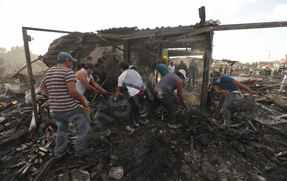 Mexico fireworks market blast in Tultepec - Sakshi4