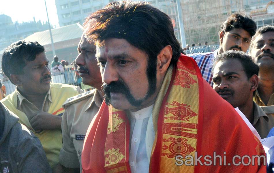 Gautamiputra Satakarni Movie Unit Visits Tirumala - Sakshi11