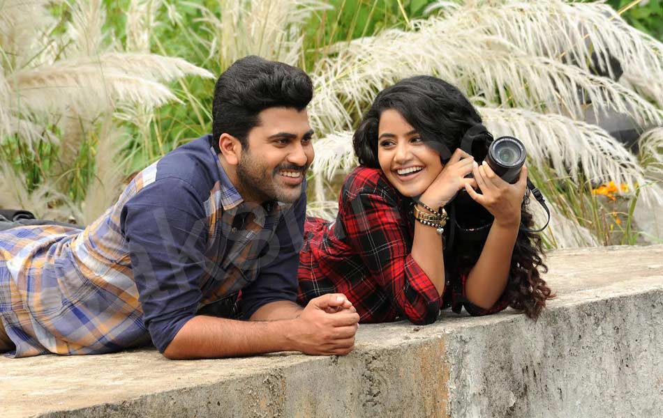 sathamanam bhavathi movie stills2