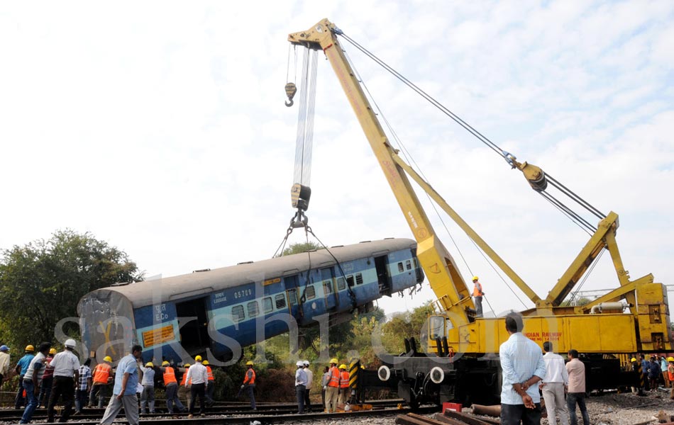 Train accident in andhra pradesh34