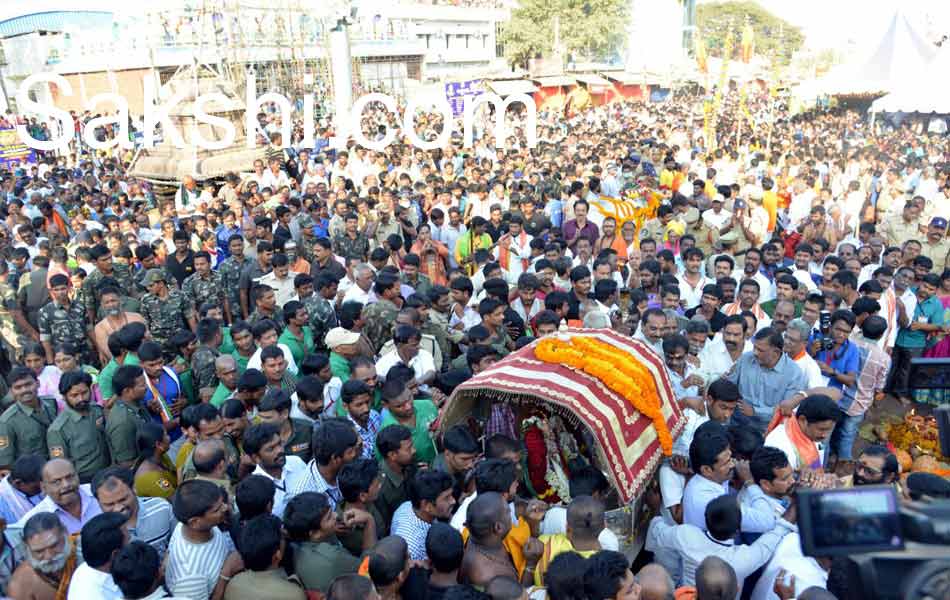 srisailam in mahas shivaratri - Sakshi7