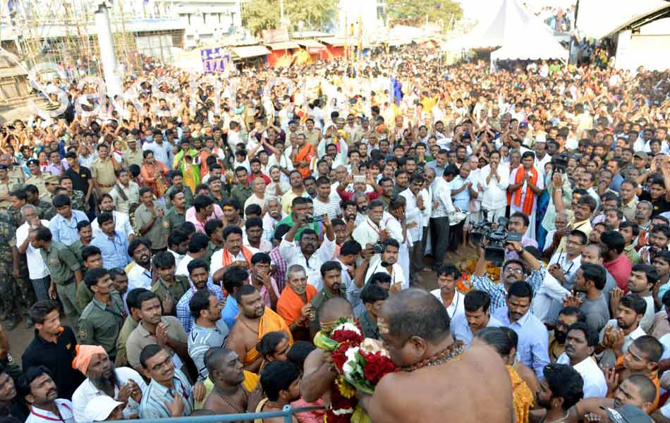 srisailam in mahas shivaratri - Sakshi11