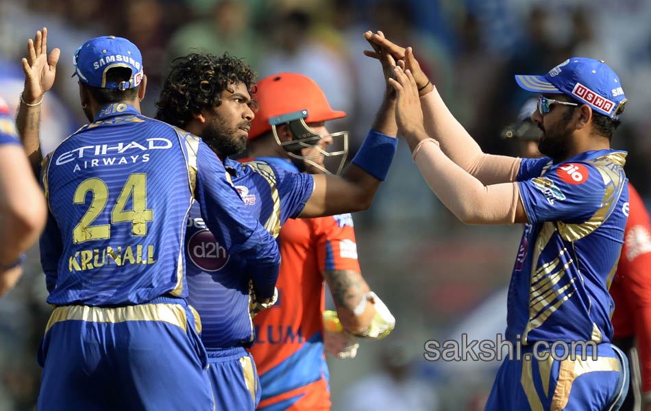 mumbai indians beats gujarat lions by 6 wickets - Sakshi9