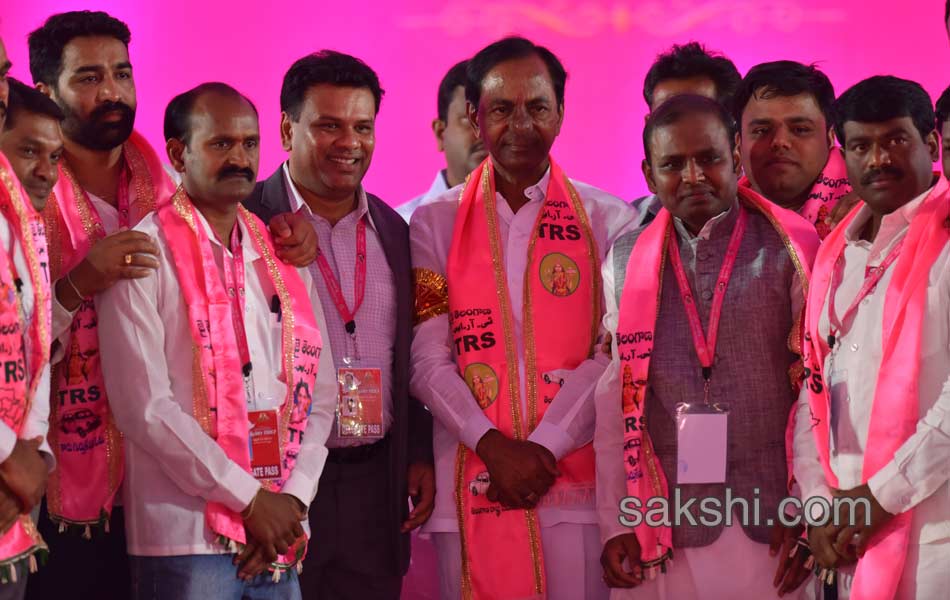 CM KCR send message to party men at TRS plenary - Sakshi25