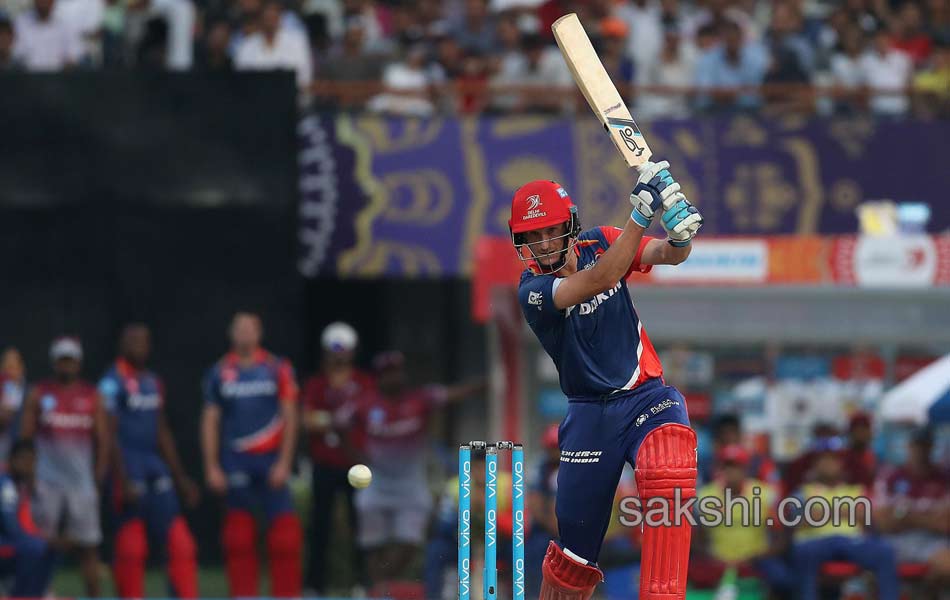 Kolkata Knight Riders won match with  Delhi Daredevils3