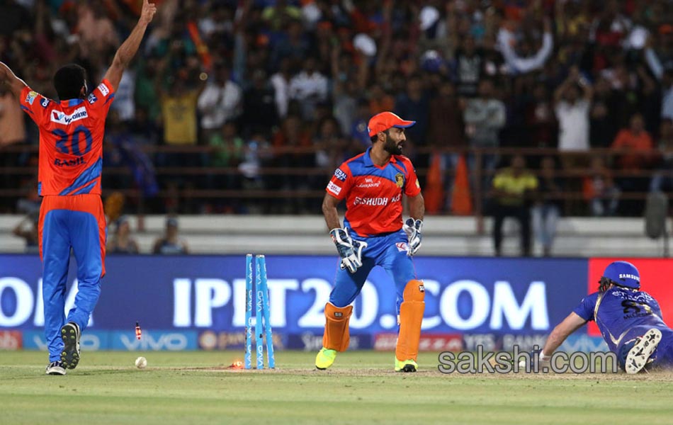 mumbai beat gujarat in super over thriller - Sakshi17