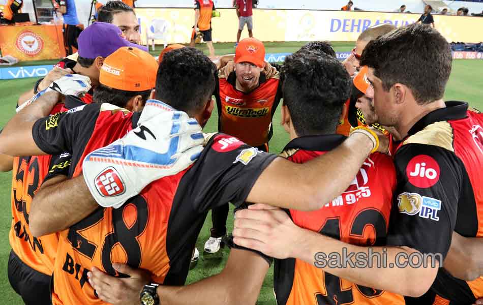 David Warner century sets up Sunrisers win over KKR7