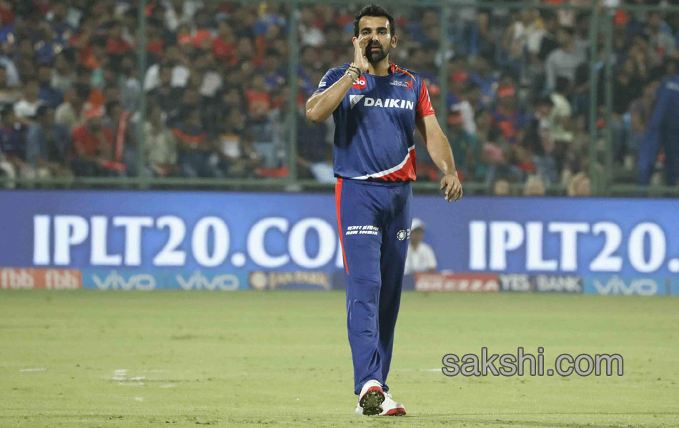 Mumbai Indians win by Delhi Daredevils6