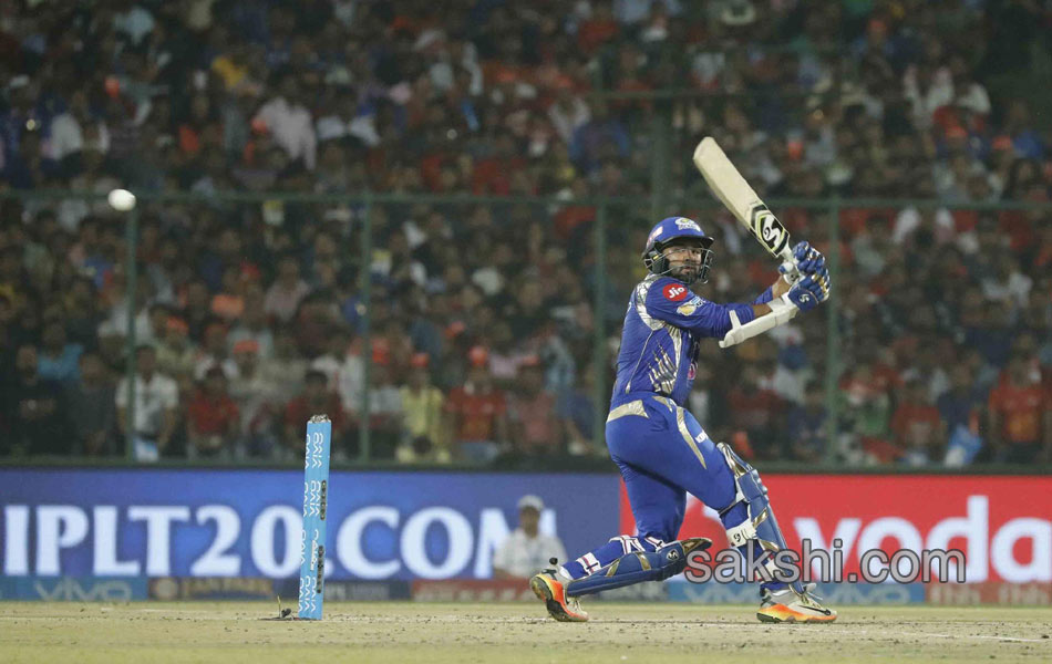 Mumbai Indians win by Delhi Daredevils10