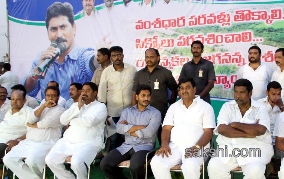 YS Jagan Tour In Srikakulam - Sakshi1