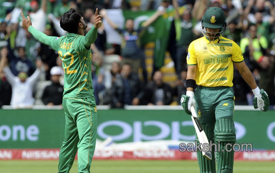 pakistan beats southafrica by 19 runs4