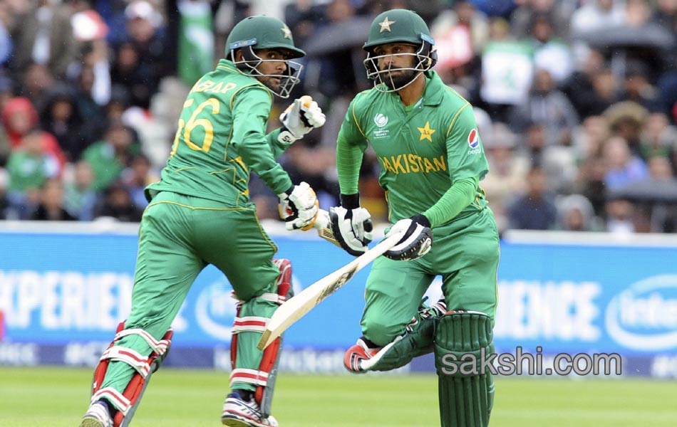 pakistan beats southafrica by 19 runs12