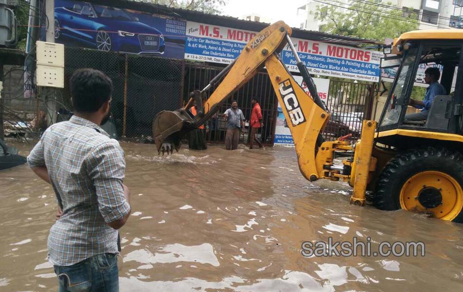 heavyrain in hyderabad - Sakshi16