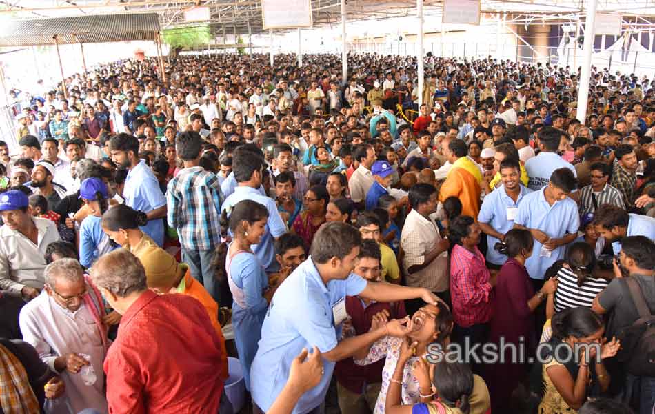 Thousands administered fish medicine in Hyderabad4